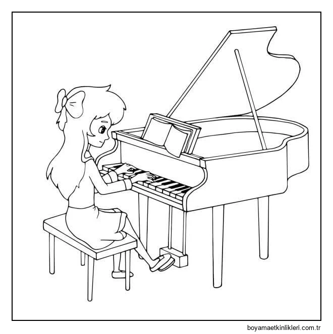 Piyano çalan Güzel Kız